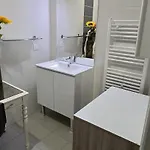 דירה T2 42 M2 Private Parking לה קאנה
