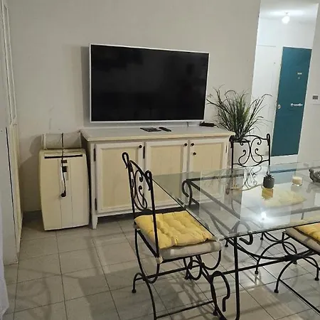 Apartment T2 42 M2 Private Parking